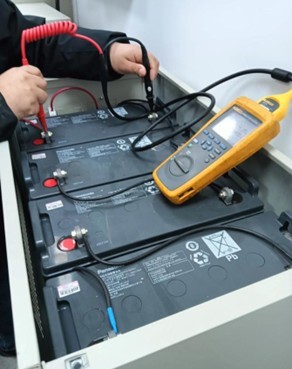 Battery maintenance Perawatan baterai