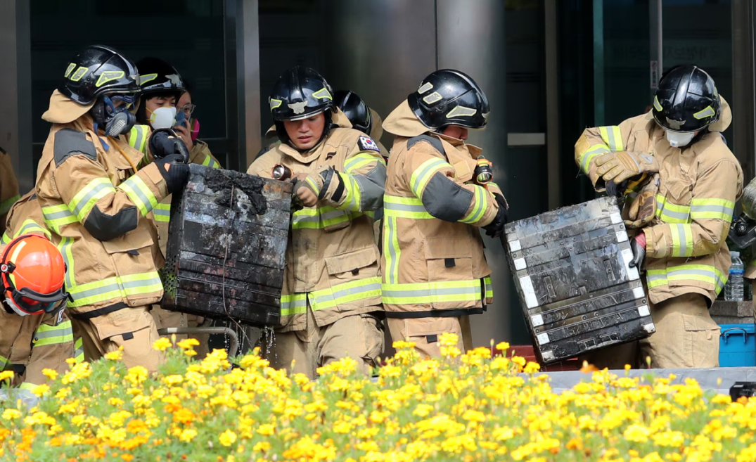 South Korea data center fire 2 Pemadam Kebakaran Pusat Data Korea Selatan 2