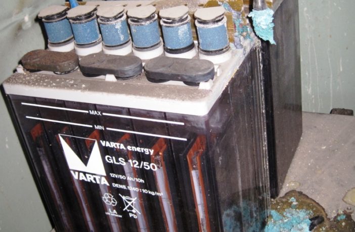 A-severe-case-of-vented-lead-acid-battery-corrosion-holder-by-cc-3.0-share-ance-702x459